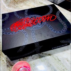 Versace chain reaction sneakers brand new never worn don’t fit me